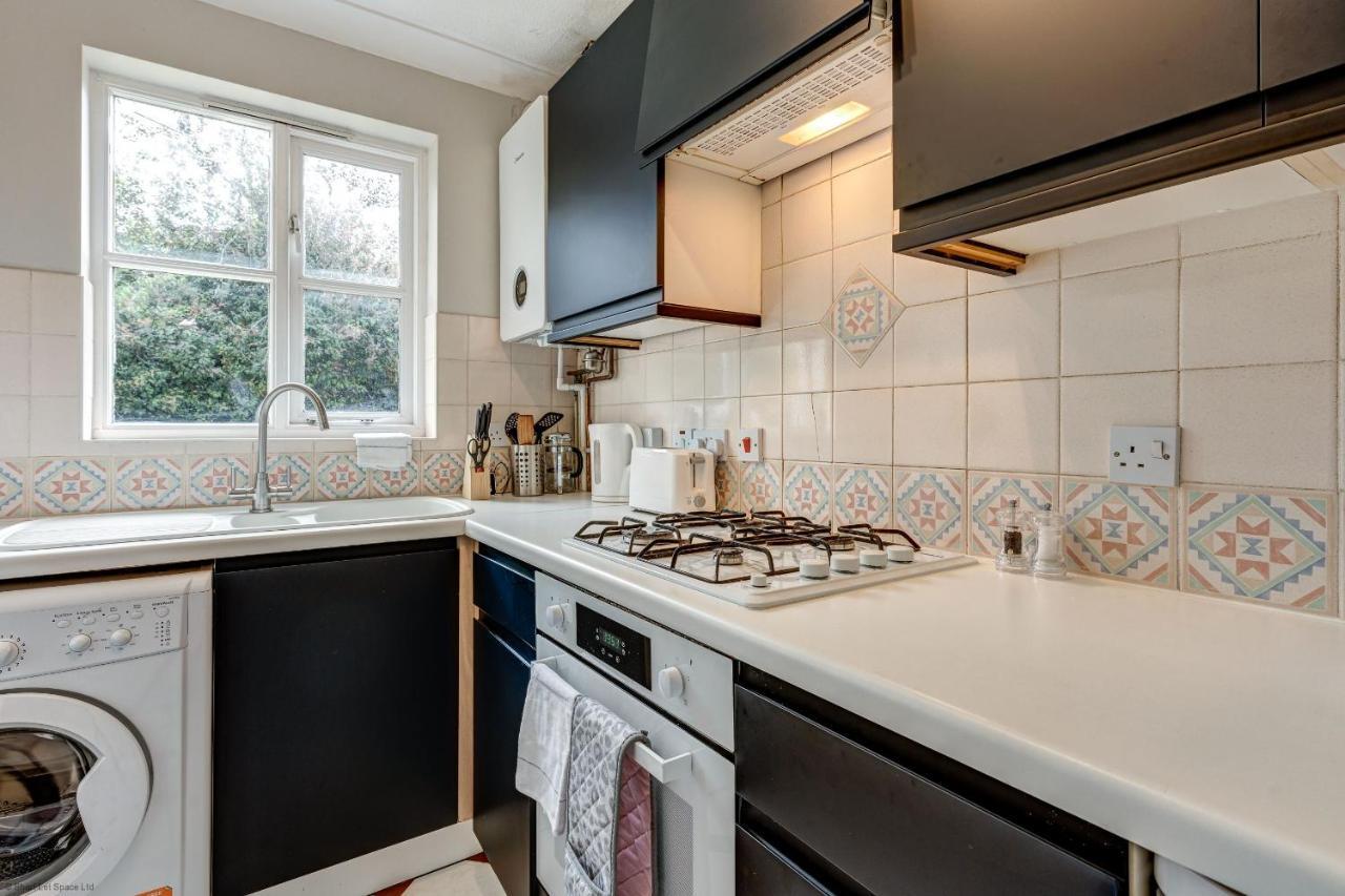 Вилла The Didcot White House Экстерьер фото