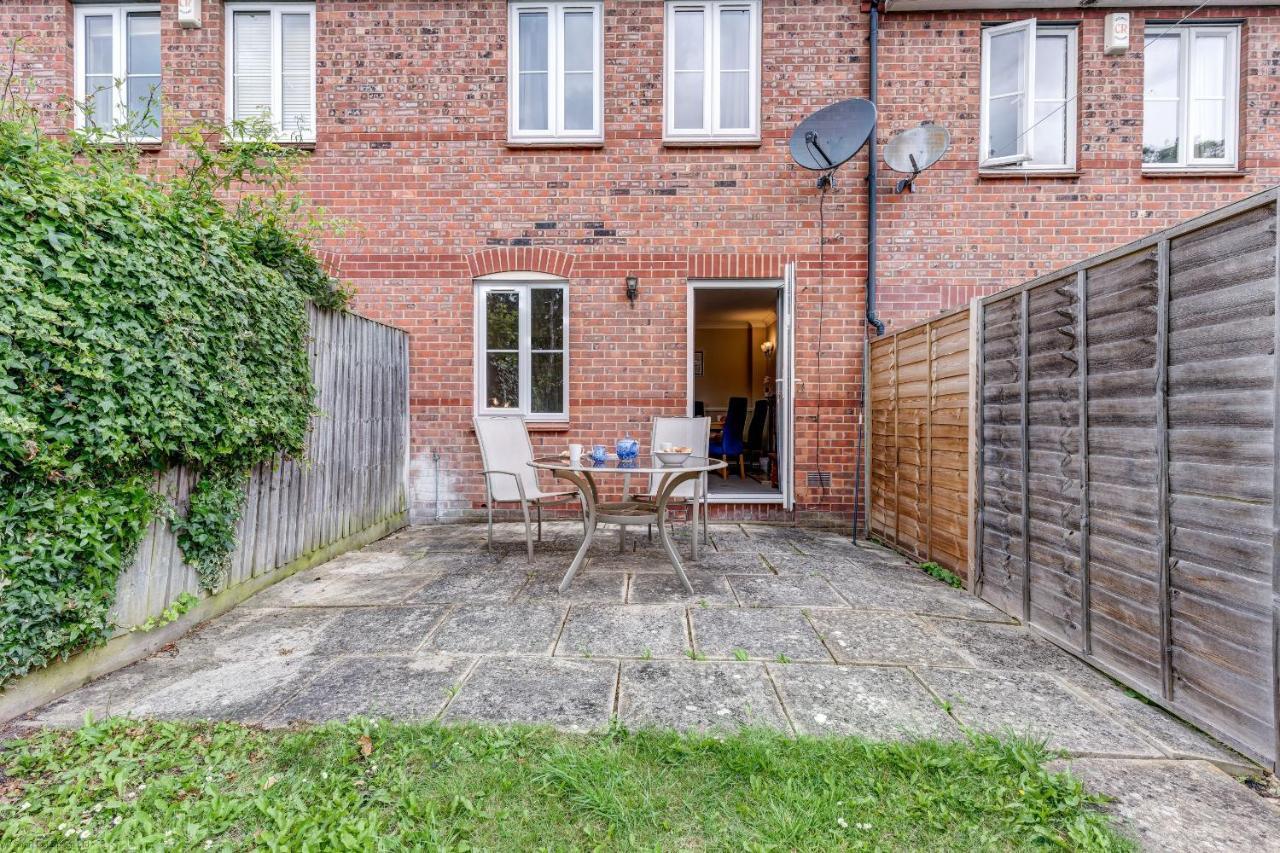 Вилла The Didcot White House Экстерьер фото